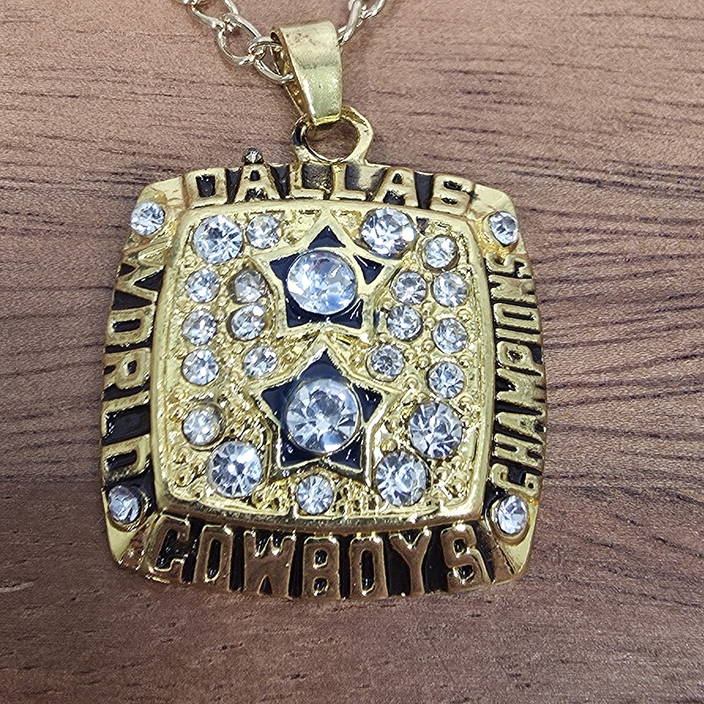 Dallas Cowboys Championship Necklace 1977 Gold